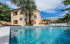 Apartments Villa Diamant With Pool & Whirlpool